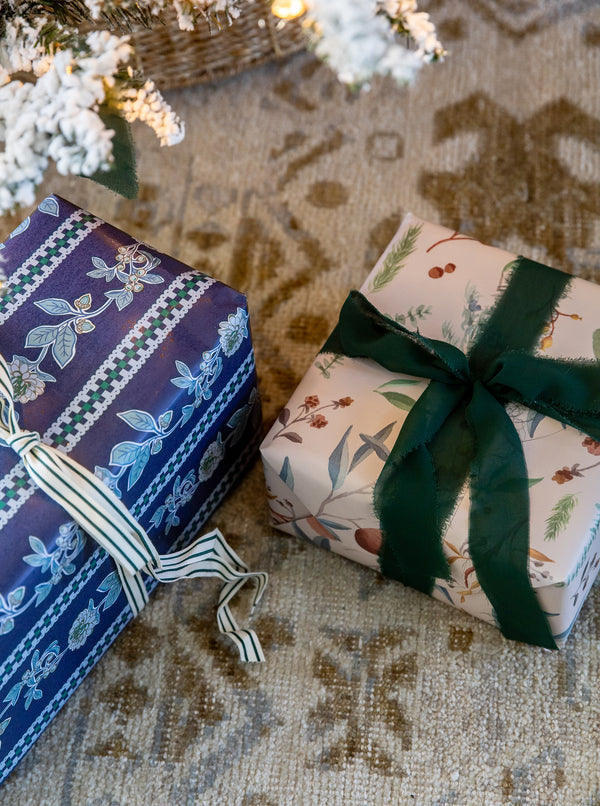 Second picture of Winter Greenery Wrapping Paper
